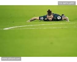 Marc Stein报道，火箭并没有完全排除冠军控卫范弗里特在本赛季复出的可能性。 范弗里特正在竭尽全力进行康复训练，至少为赛季末期的回归保留一线希望。