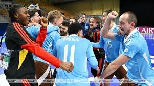 奥克兰运动家队凭借“魔球”策略再度杀入季后赛外卡战