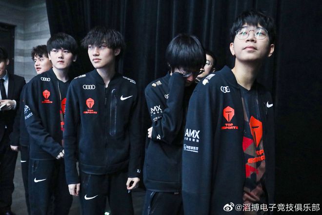 詹姆斯以驚 詹姆斯以驚